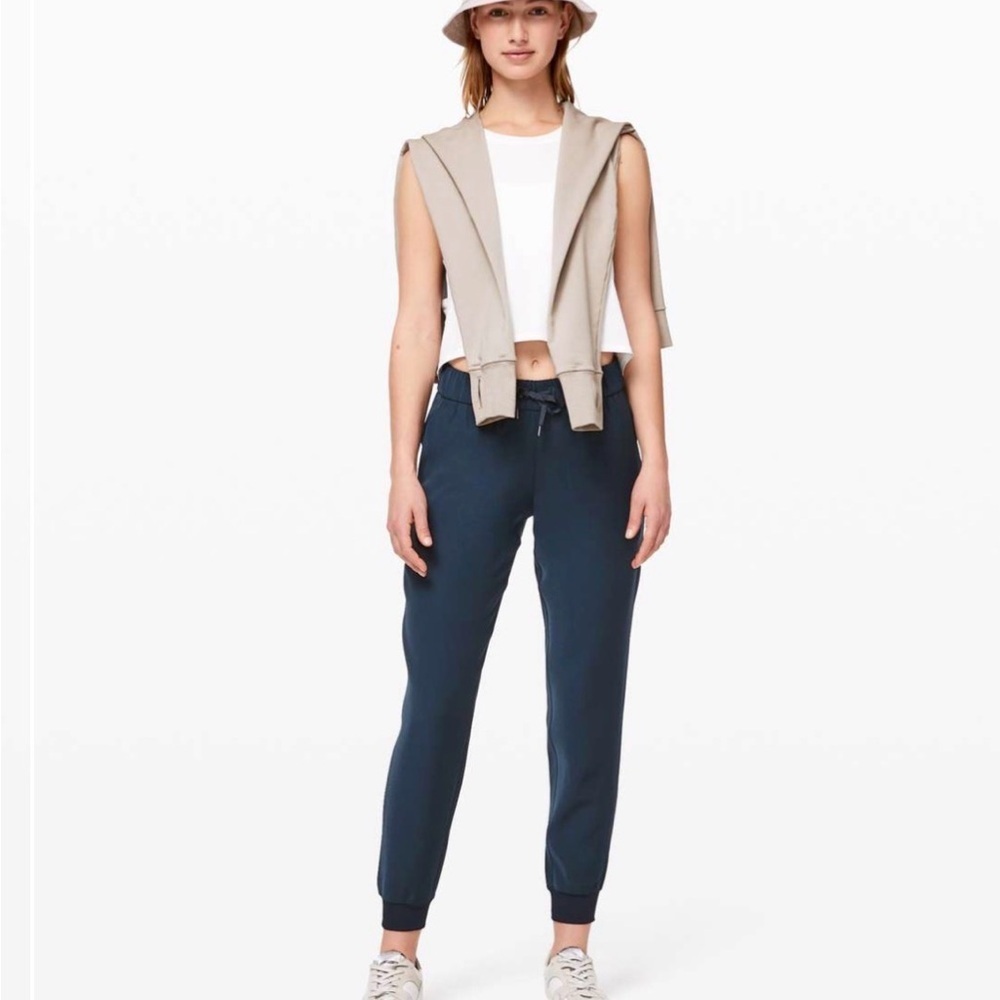 Lululemon Casual Women's on the fly true Navy Jogger Pants women 2